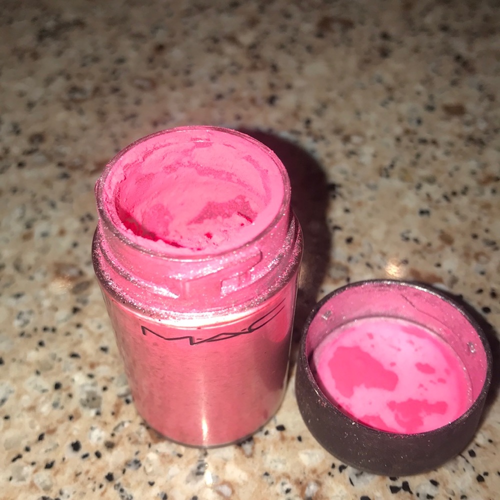 MAC “Red Electric” pigment.